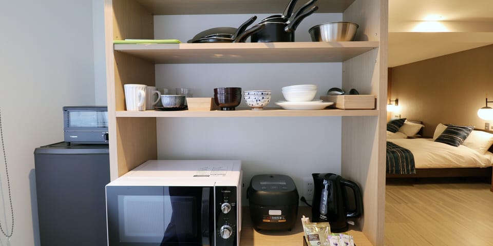 Comfort Twin Room | Private kitchen | Microwave