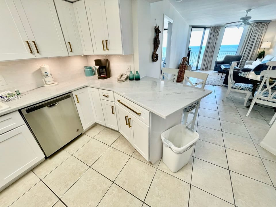 Phoenix V 809, 2 Bedroom/2 Bathroom. Sleeps 8. Managed by Island Rentals