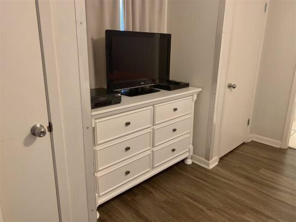 Phoenix V 809, 2 Bedroom/2 Bathroom. Sleeps 8. Managed by Island Rentals