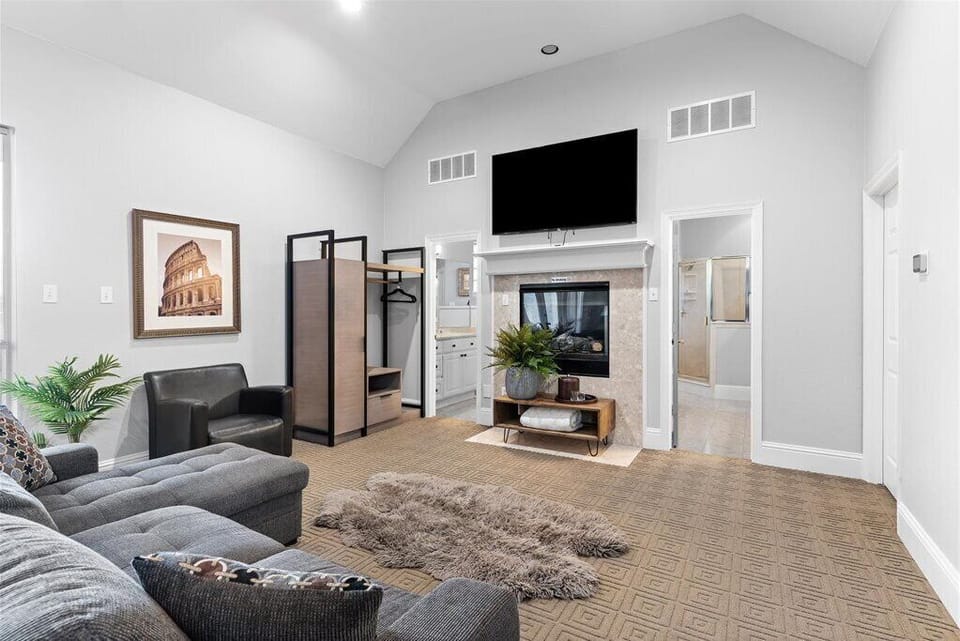 Side chair bedroom 1 and smart tv