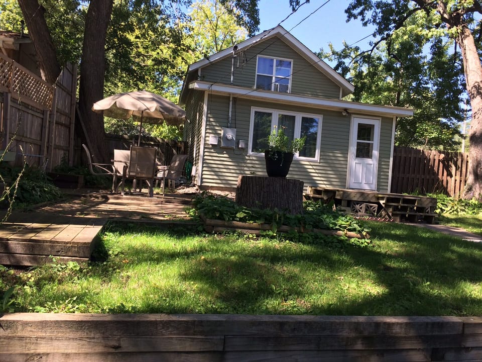 Patio with 
private backyard 