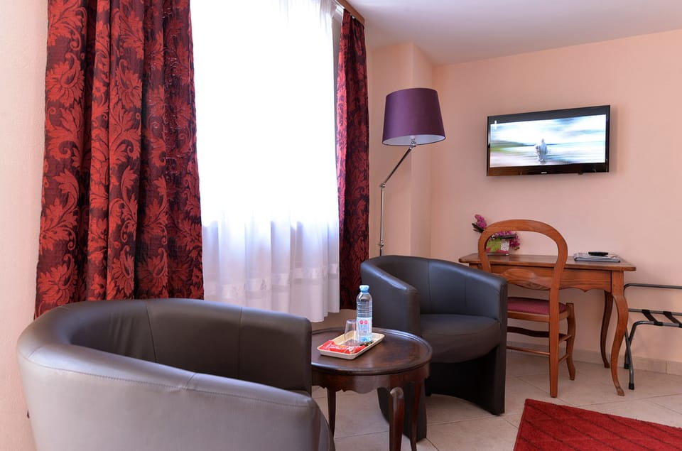 Comfort Double Room, Accessible, Private Bathroom (PINOT) | Premium bedding, pillowtop beds, individually decorated