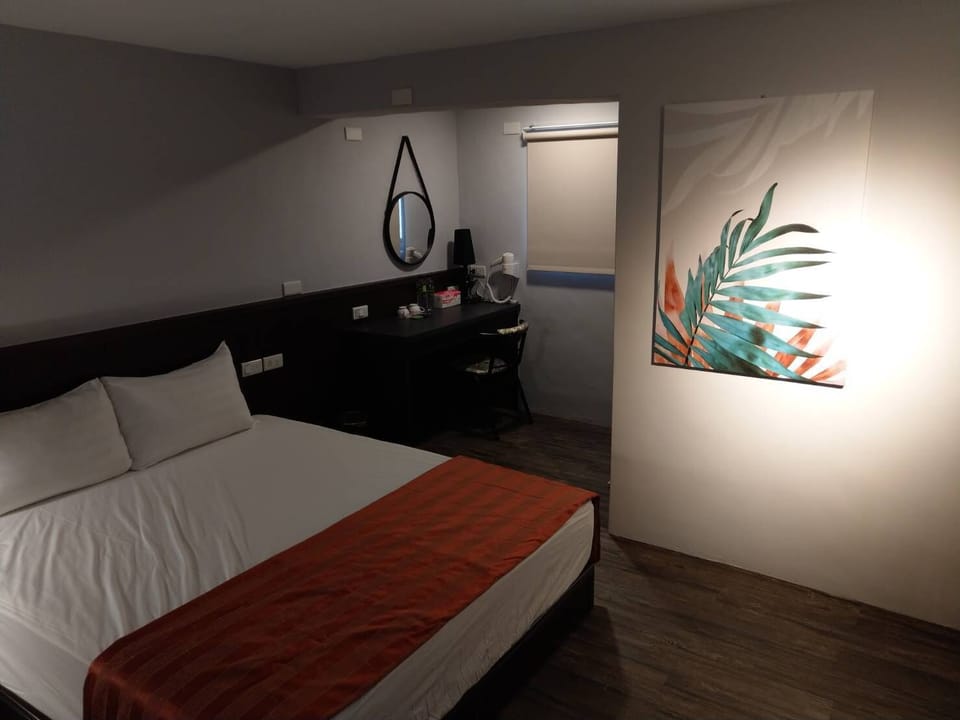 Standard Room | Desk, free WiFi