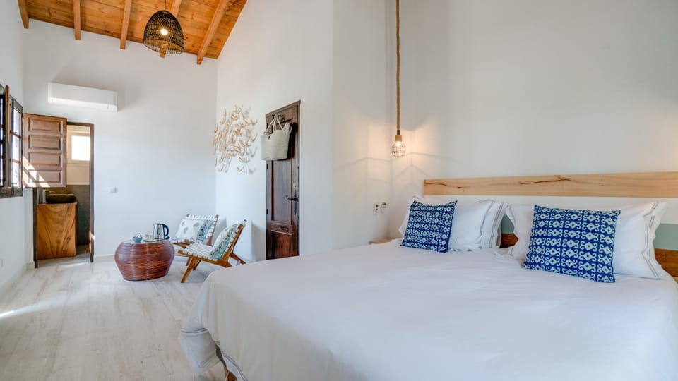 Luxury Double Room, 1 King Bed, Garden View, Garden Area | Premium bedding, in-room safe, individually decorated