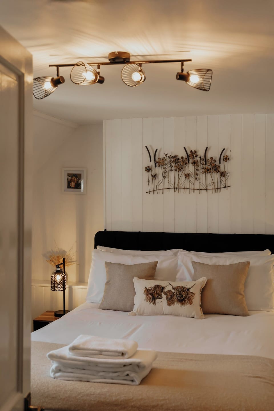 Standard Double Room, 1 Double Bed, Non Smoking, Ensuite | Hypo-allergenic bedding, Tempur-Pedic beds, free WiFi, bed sheets
