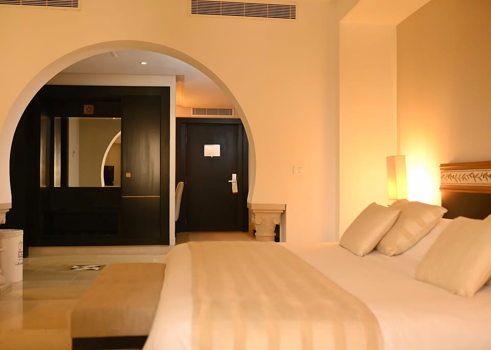Premium bedding, minibar, in-room safe, desk