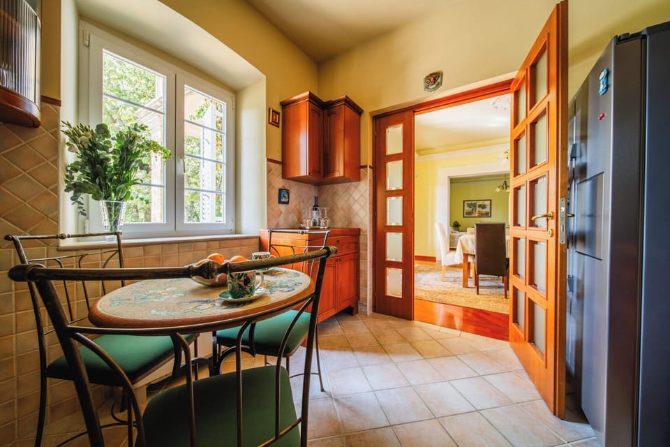 Comfort House, 4 Bedrooms, Private Pool | Private kitchen | Full-size fridge, microwave, oven, stovetop