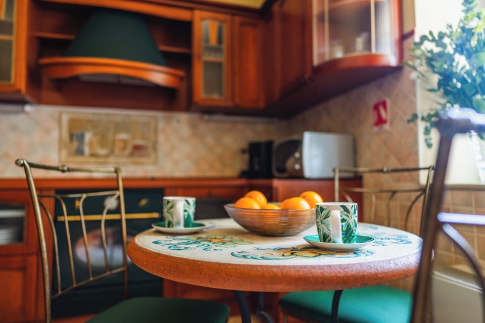 Comfort House, 4 Bedrooms, Private Pool | Private kitchen | Full-size fridge, microwave, oven, stovetop