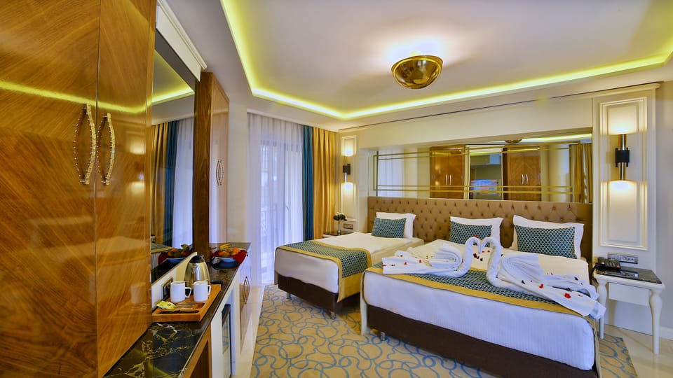 Junior Suite | Minibar, in-room safe, soundproofing, WiFi (free)