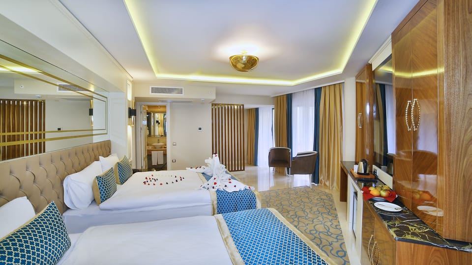 Minibar, in-room safe, soundproofing, WiFi (free)