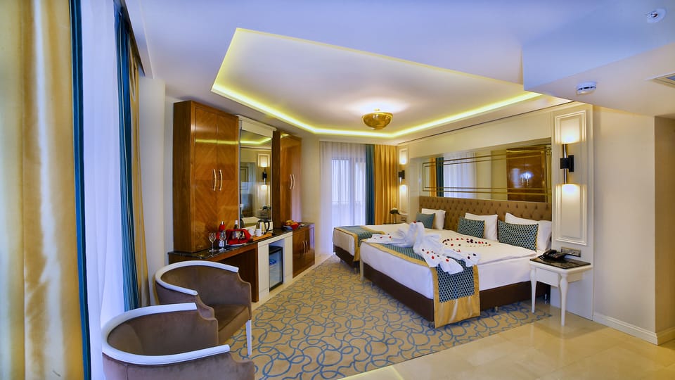 Junior Suite | Minibar, in-room safe, soundproofing, WiFi (free)