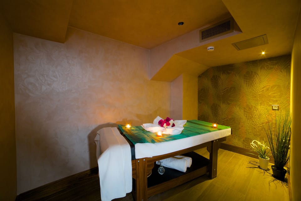 Sauna, hot tub, steam room, massages