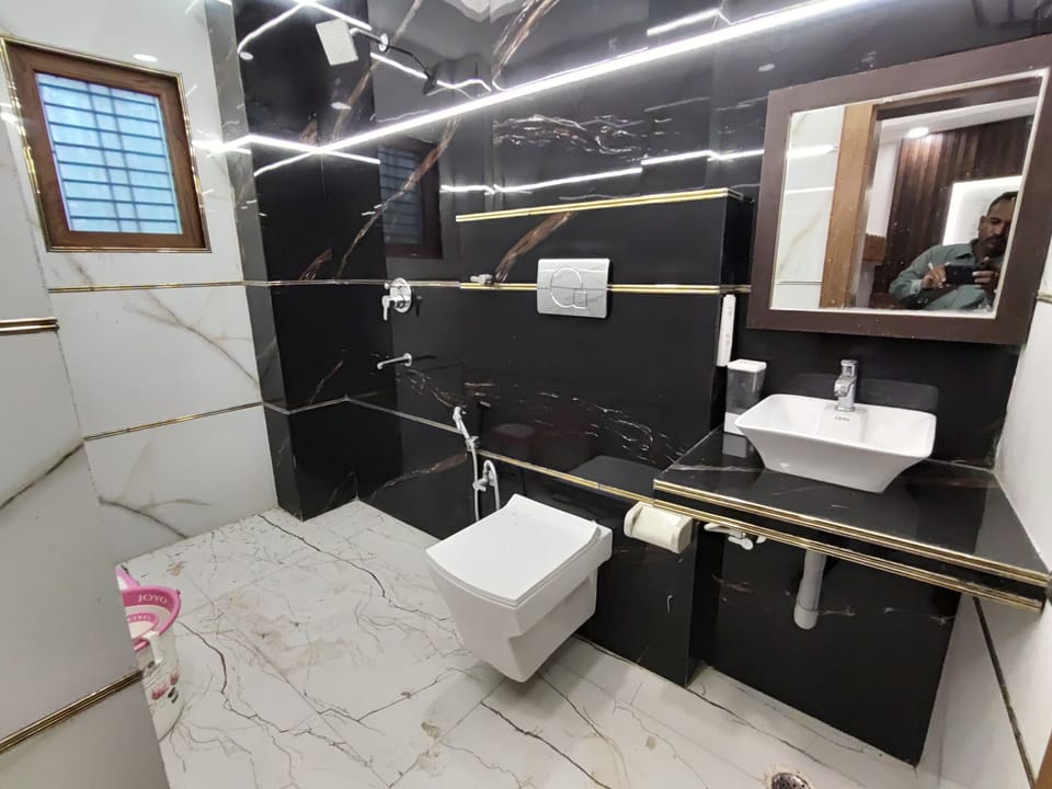 Family Suite | Bathroom | Shower