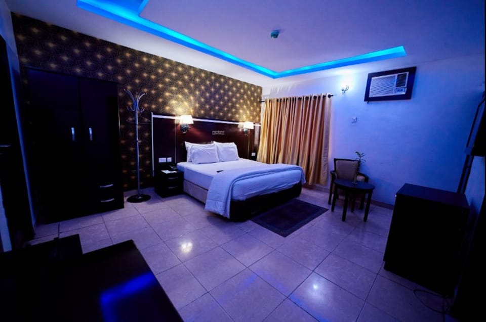 Classic Room | In-room safe, free WiFi, bed sheets