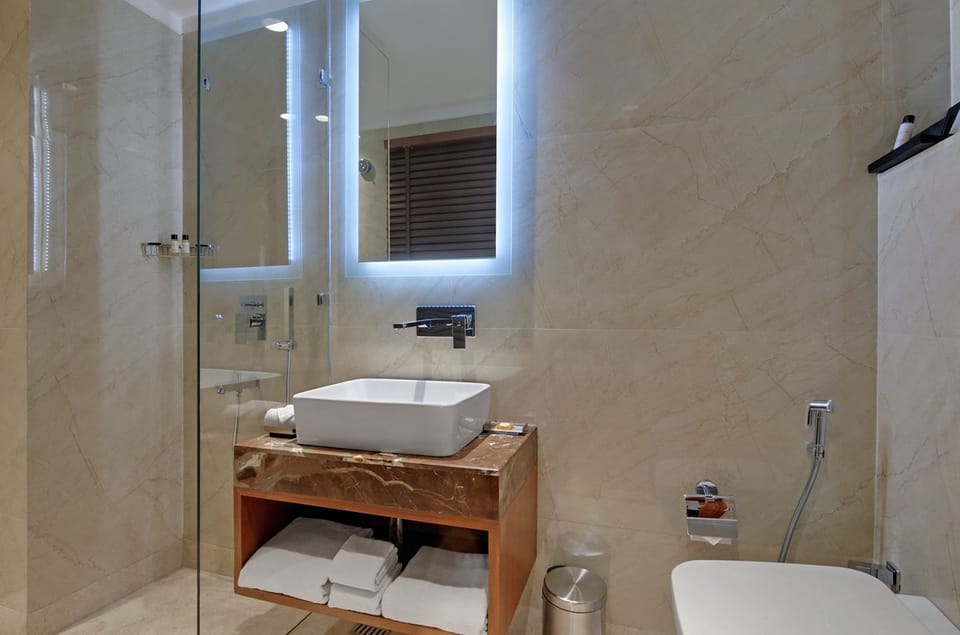 Shower, free toiletries