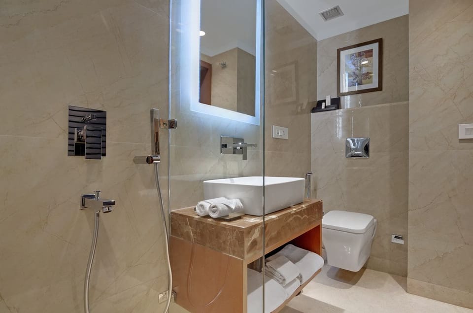 Shower, free toiletries