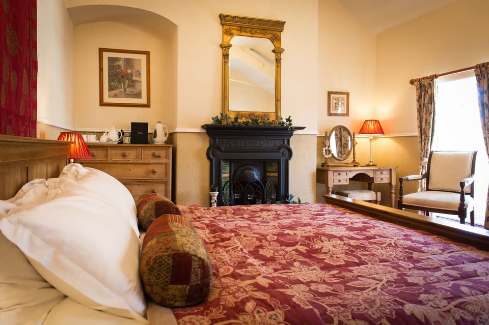 Superior Room, 1 King Bed | Down comforters, memory foam beds, desk, laptop workspace