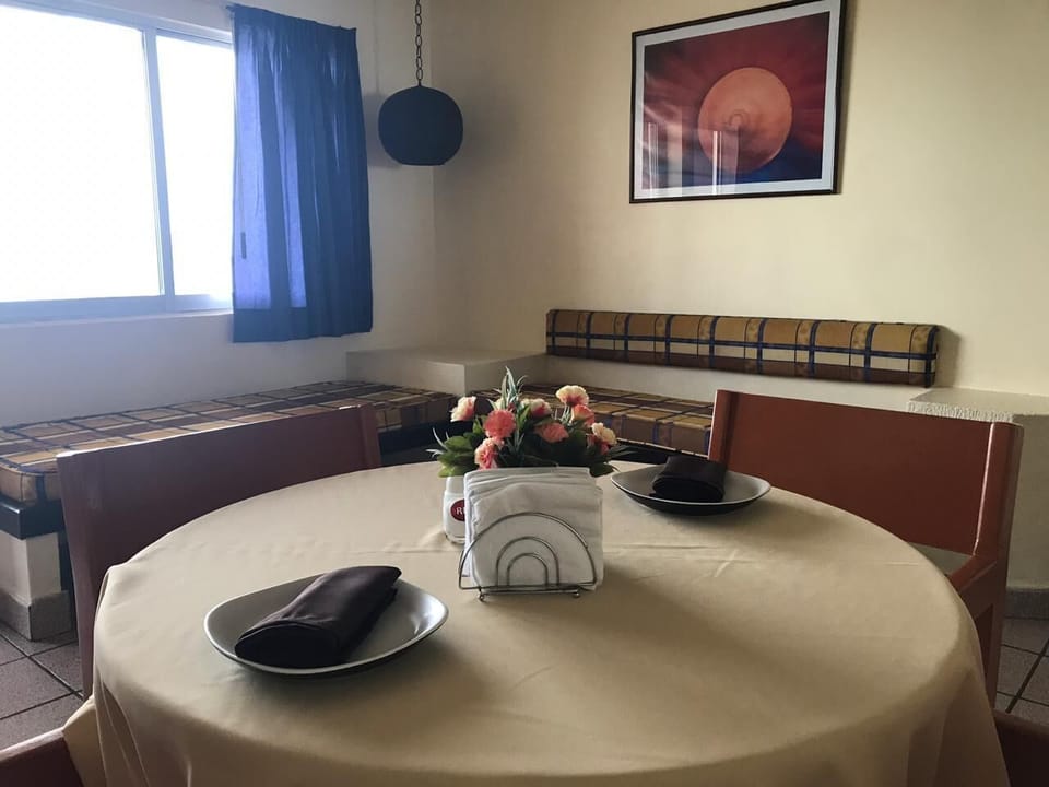 Room, Kitchenette | Iron/ironing board, free WiFi, bed sheets, wheelchair access