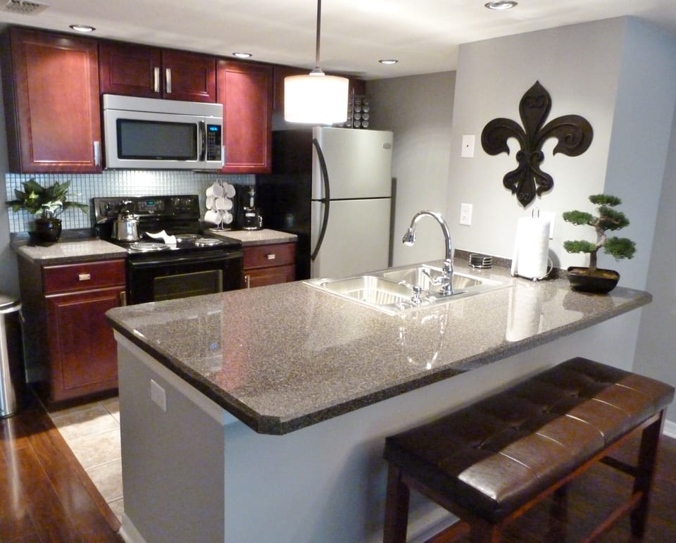 Welcome to Harry Potters! | Private kitchen | Coffee/tea maker, full-size fridge, microwave, oven