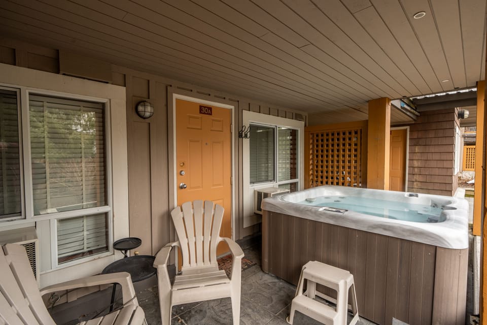 Hot tub