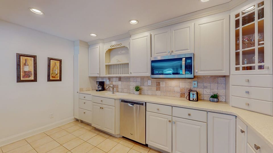 Fully Stocked Kitchen