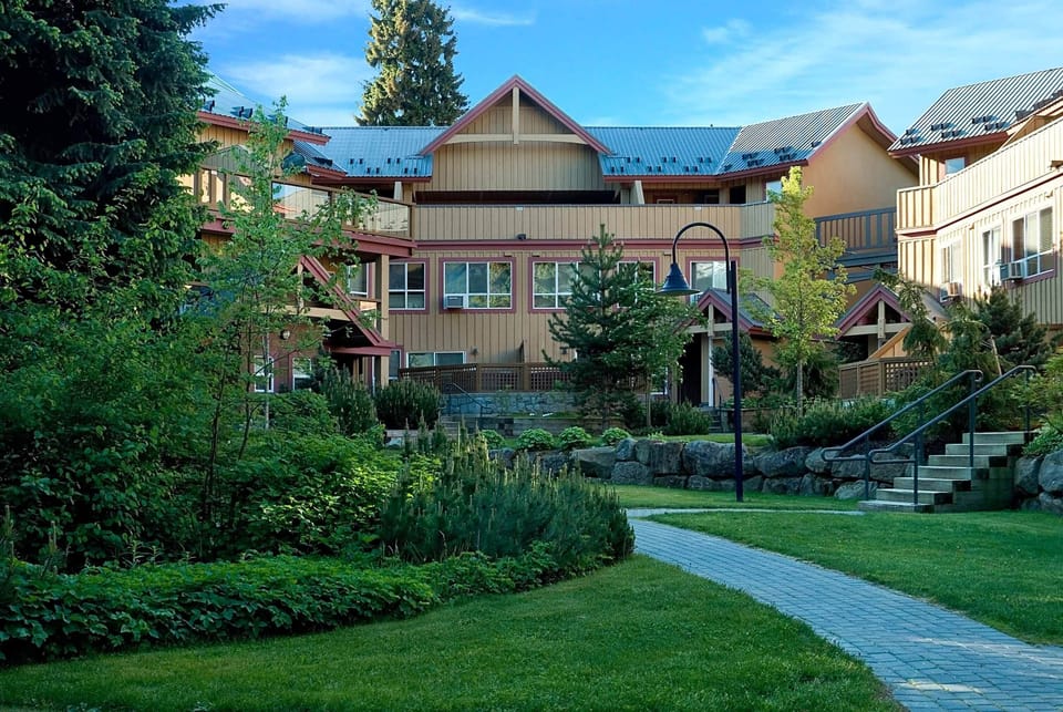 This inner courtyard at Glaciers Reach is great for kids to play - This inner courtyard at Glaciers Reach is great for kids to play, grass in the summer & snow in the winter.