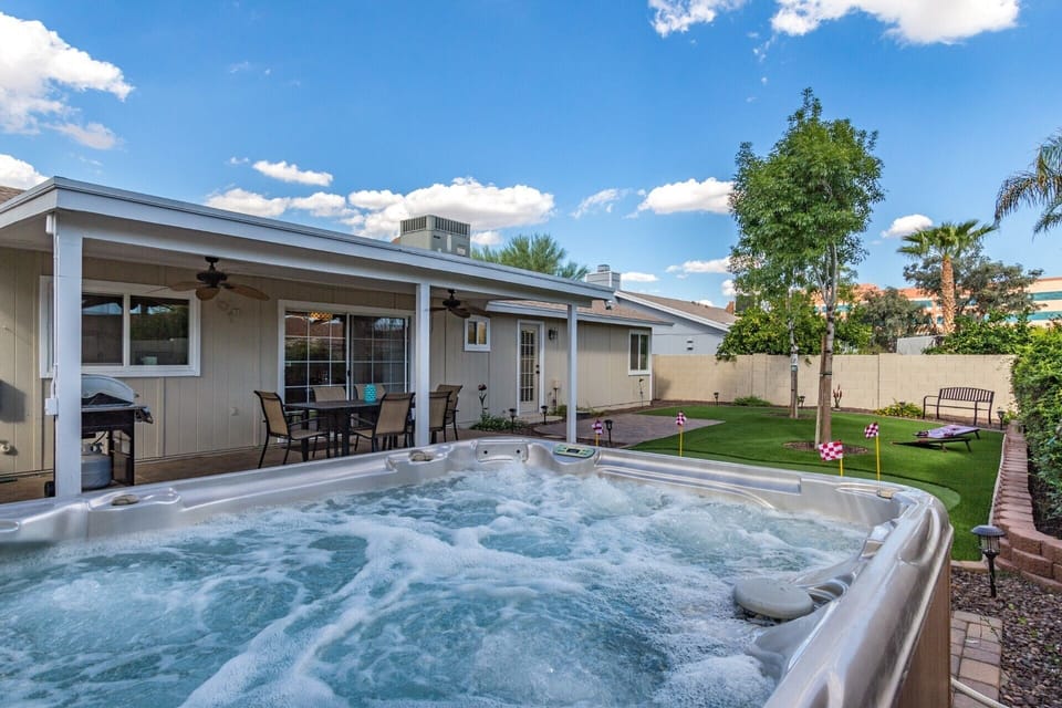 Luxurious 7-person SPA