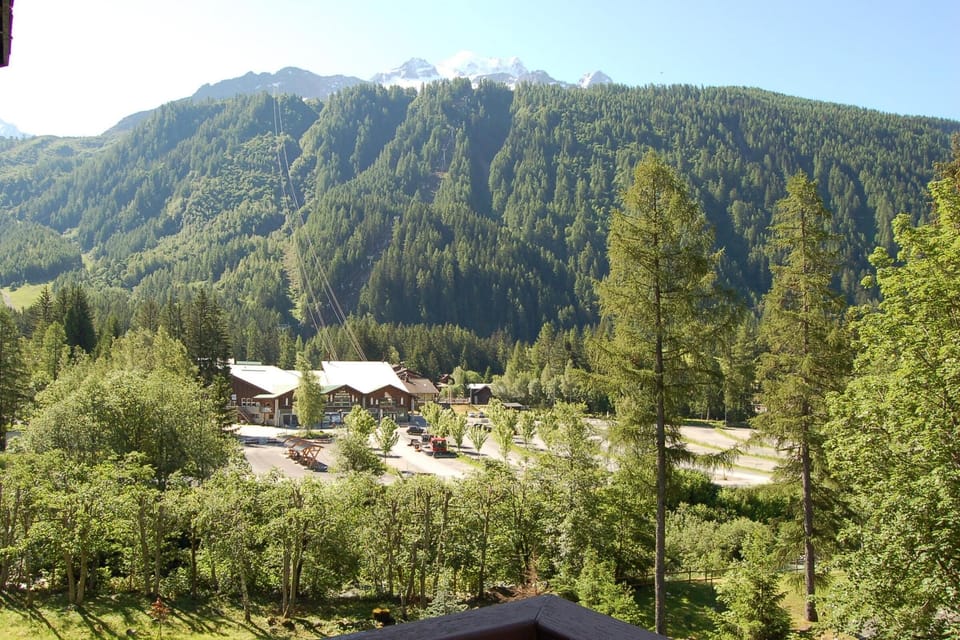 Bedroom 2 with bunk beds and a single