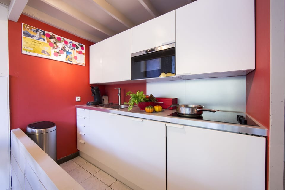 Fully equipped kitchen - with a dishwasher and Senseo coffee machine