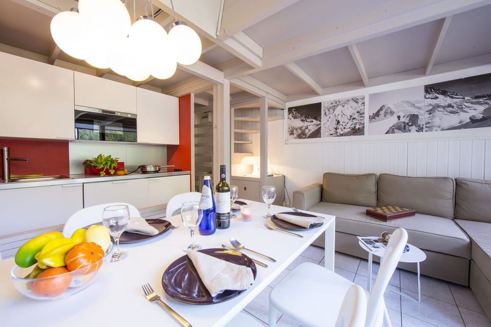 Kitchen, dining area & living room