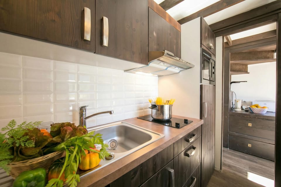 Fully equipped kitchen with a dishwasher