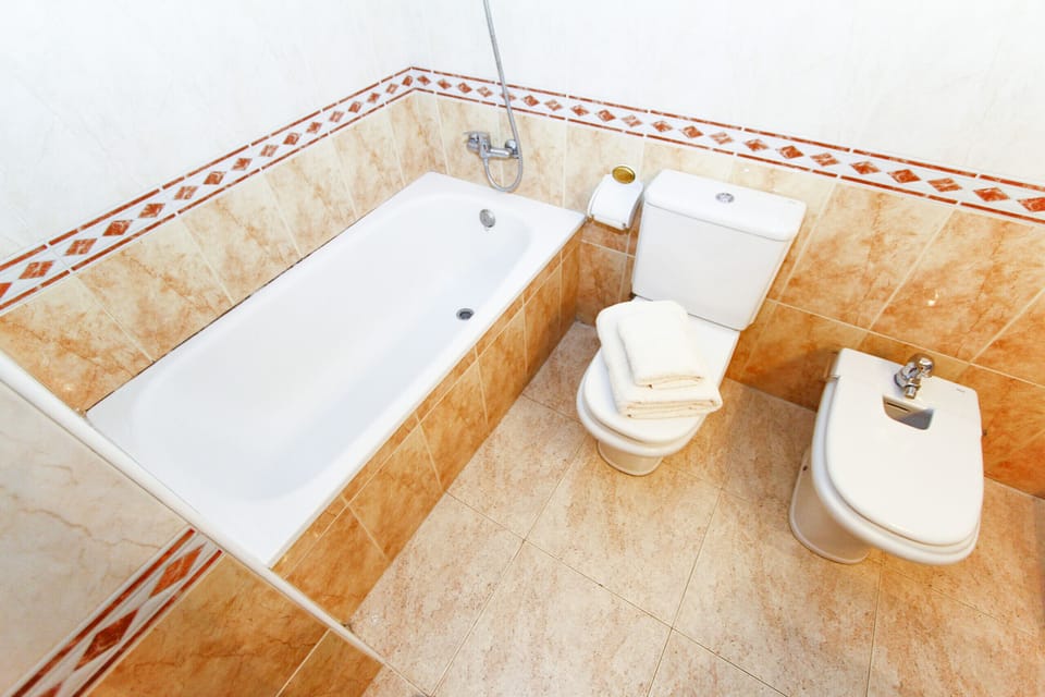 Complete suite bathroom