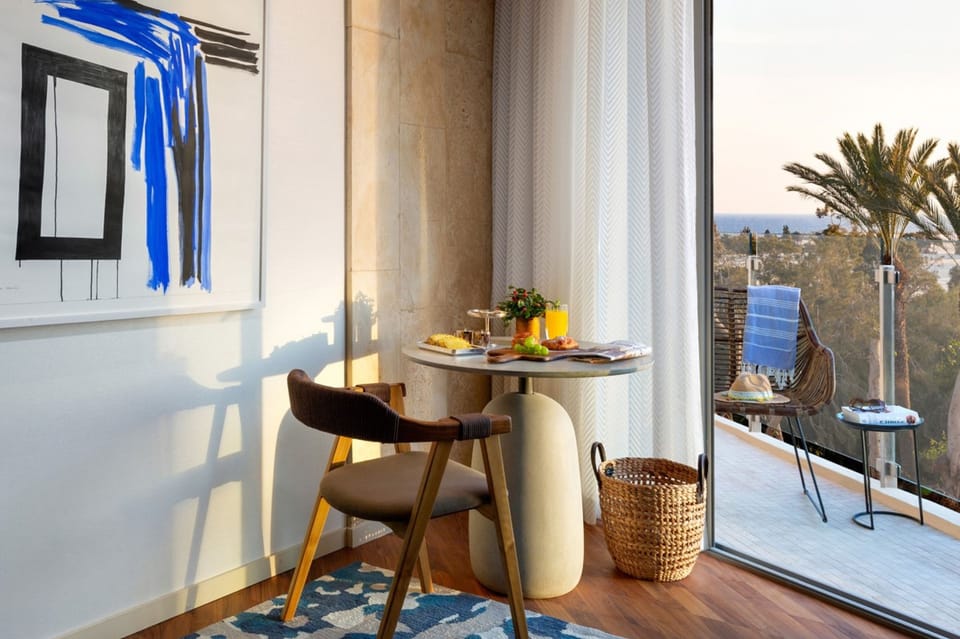 Minibar, in-room safe, blackout drapes, free WiFi