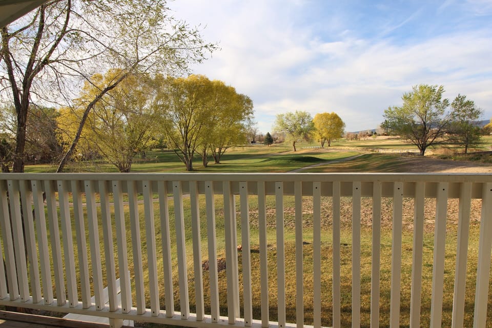 Backs to the 14th Tee of the Black Canyon Golf Course