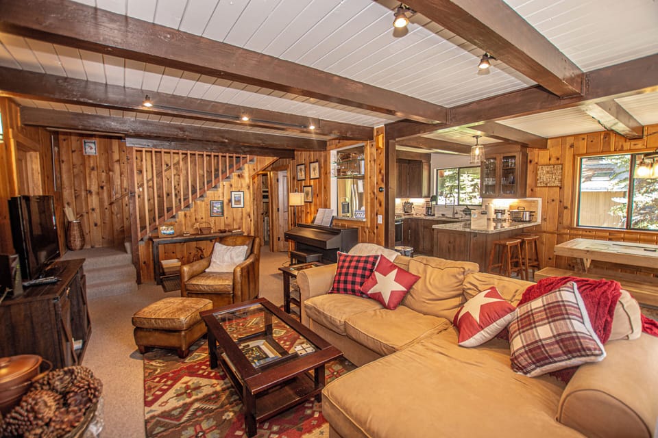 Edelweiss Escape - Living Area