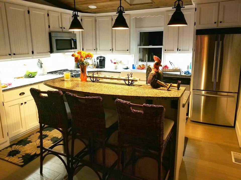 Eat at counter in Kitchen