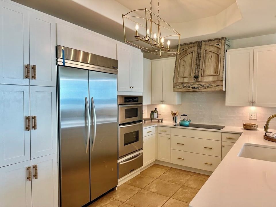 Caribe Resort, Caribe Penthouse 4D. 3 bedroom. 3 bathrooms. Sleeps 12. Orange Beach, Alabama. Managed by Island Rentals