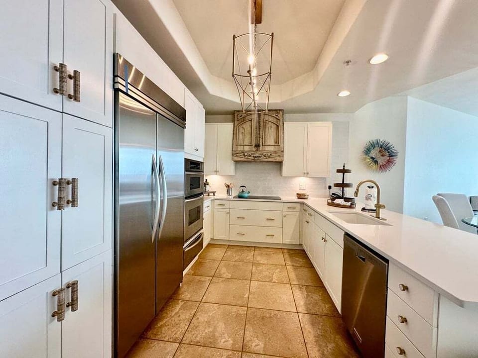 Caribe Resort, Caribe Penthouse 4D. 3 bedroom. 3 bathrooms. Sleeps 12. Orange Beach, Alabama. Managed by Island Rentals