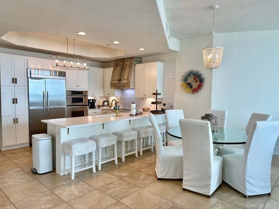 Caribe Resort, Caribe Penthouse 4D. 3 bedroom. 3 bathrooms. Sleeps 12. Orange Beach, Alabama. Managed by Island Rentals