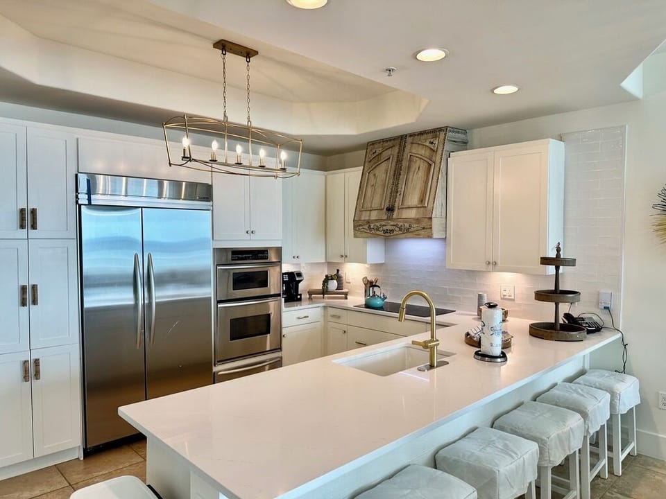 Caribe Resort, Caribe Penthouse 4D. 3 bedroom. 3 bathrooms. Sleeps 12. Orange Beach, Alabama. Managed by Island Rentals