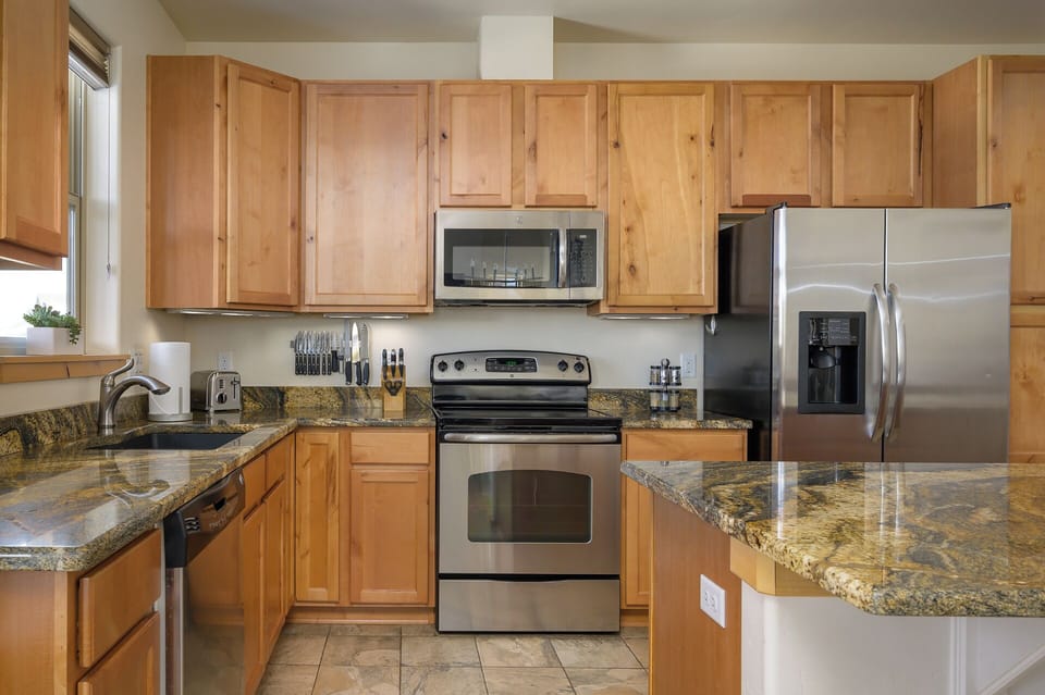 Tons of counter space in the kitchen