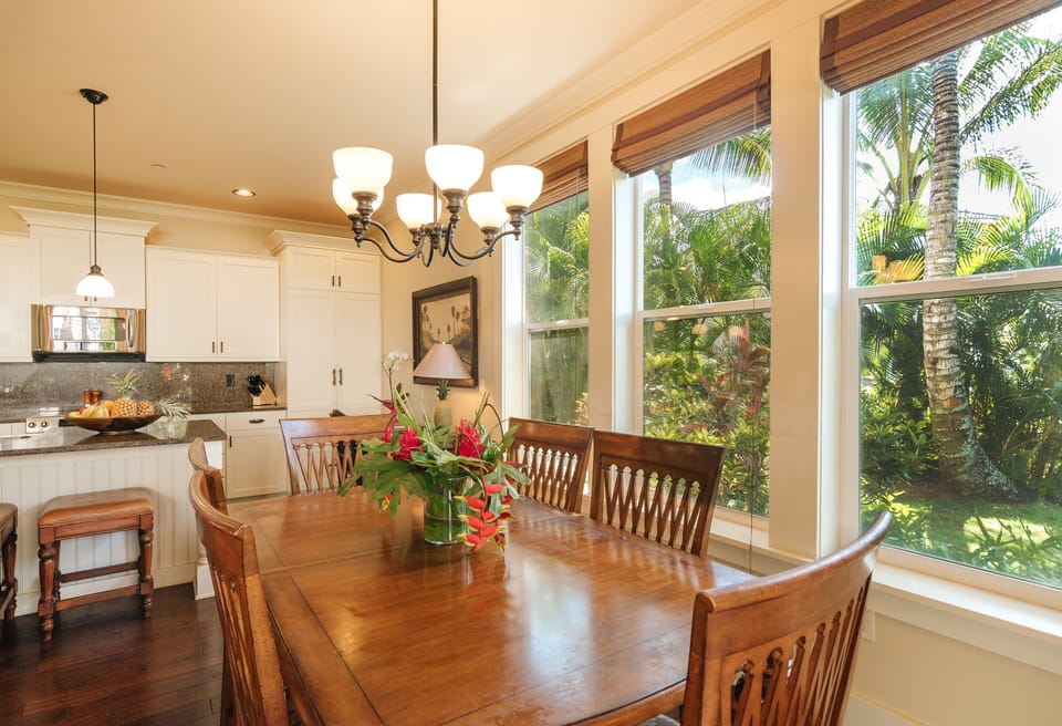 Dining for 6 at the table, 4 additional seats at the kitchen island