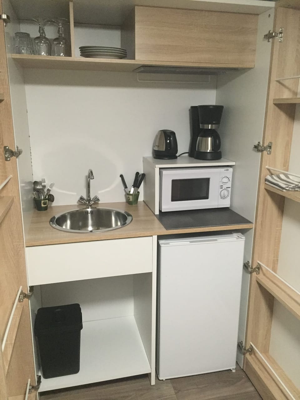 Classic Double Room (Chloé) | Mini-refrigerator