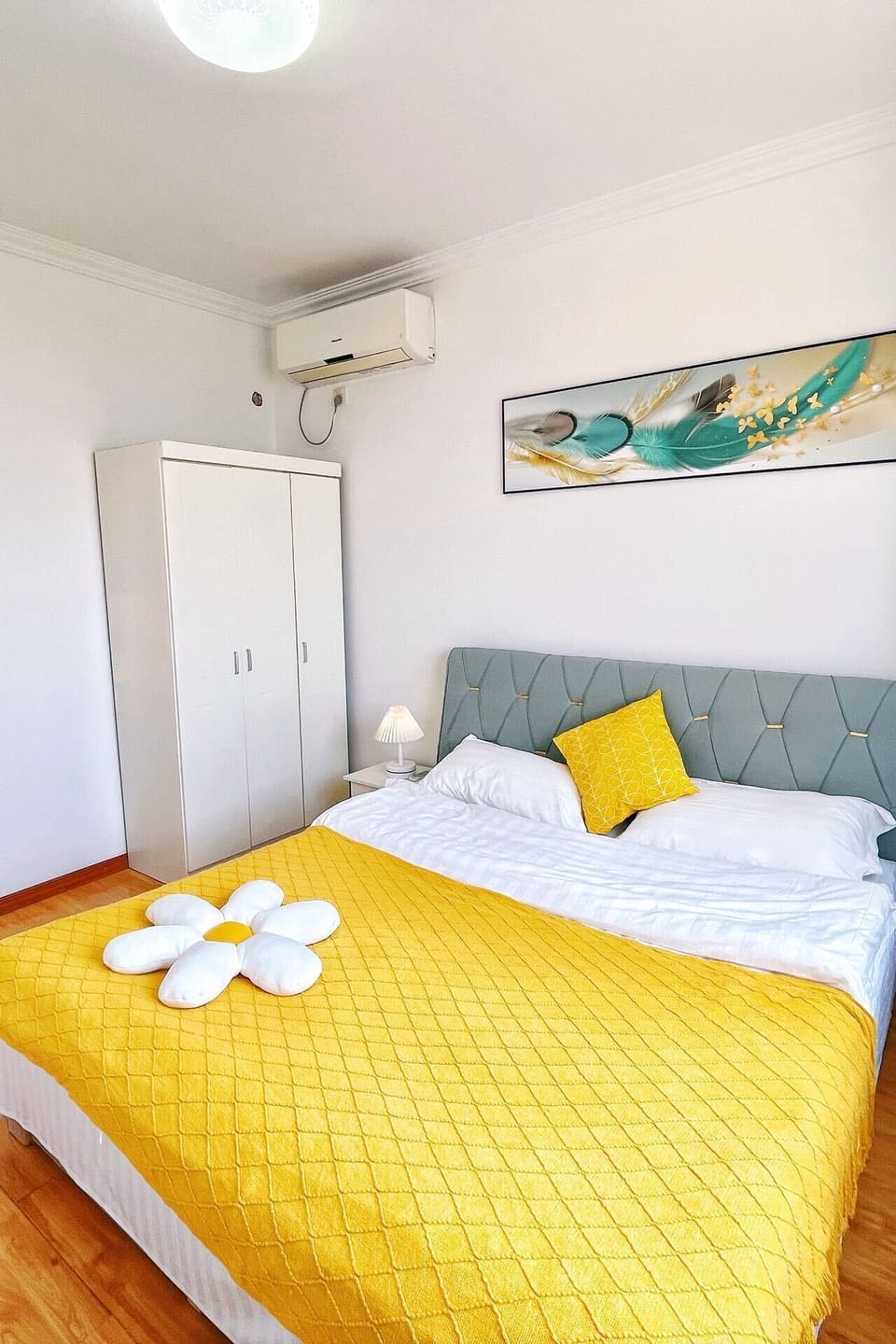 Two-Bedrooms Apartment | Living area | Flat-screen TV