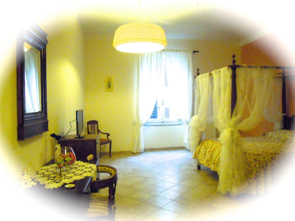 In-room safe, desk, soundproofing, free cribs/infant beds