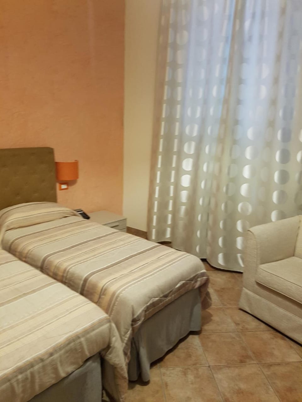 In-room safe, desk, soundproofing, cribs (free)