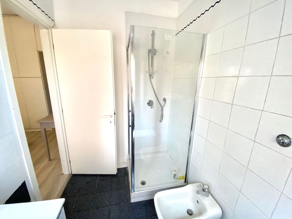 Double Room | Bathroom | Shower, rainfall showerhead, hair dryer, bidet