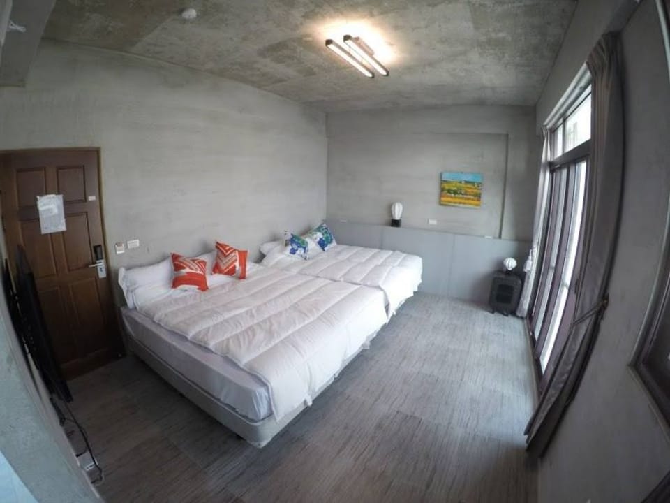 Family Quadruple Room | Desk, blackout drapes, free WiFi