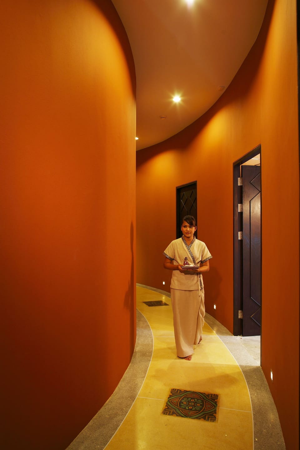 Couples treatment rooms, body treatments, aromatherapy, body wraps