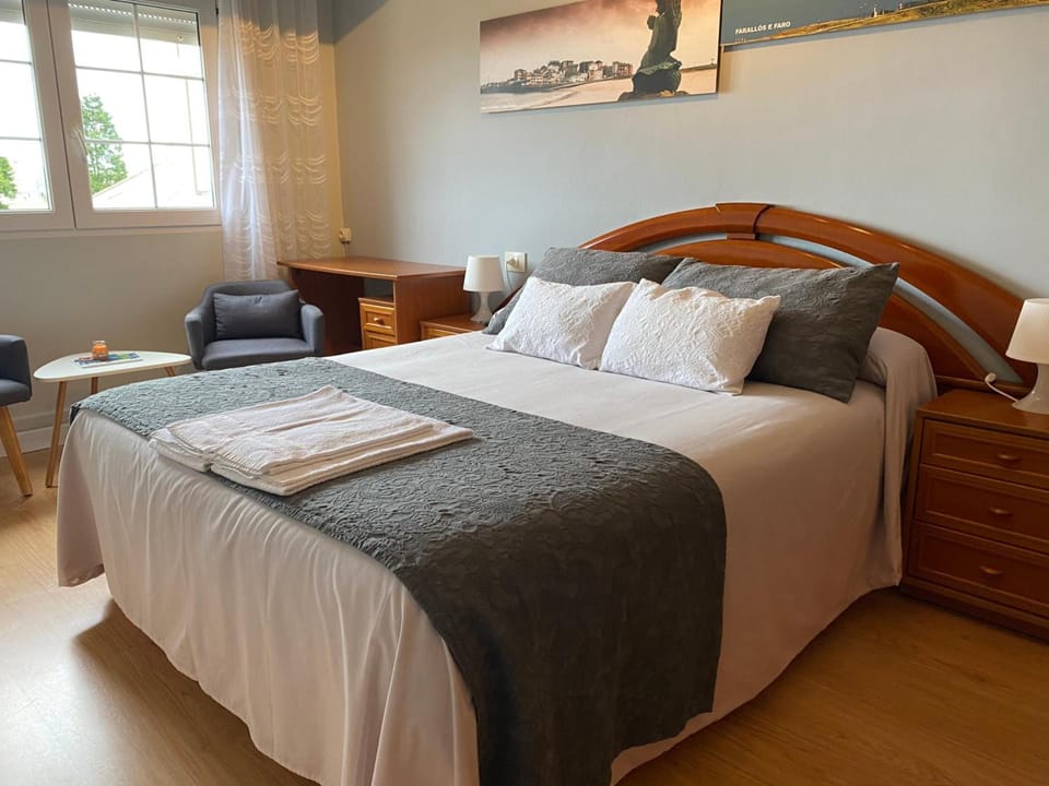 Desk, blackout drapes, free WiFi, bed sheets